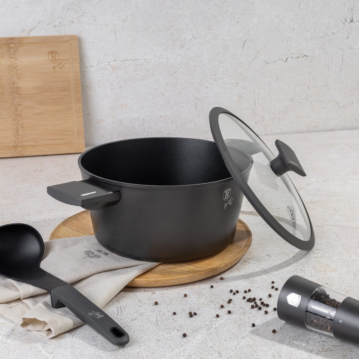 Garnek tytanowy z pokrywką 24cm 4.1L BERLINGER HAUS Antracit