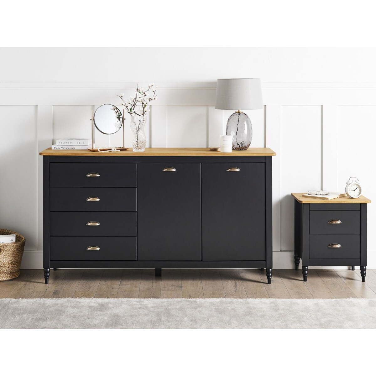 Szafka dwudrzwiowa czarna SHILLINGTON