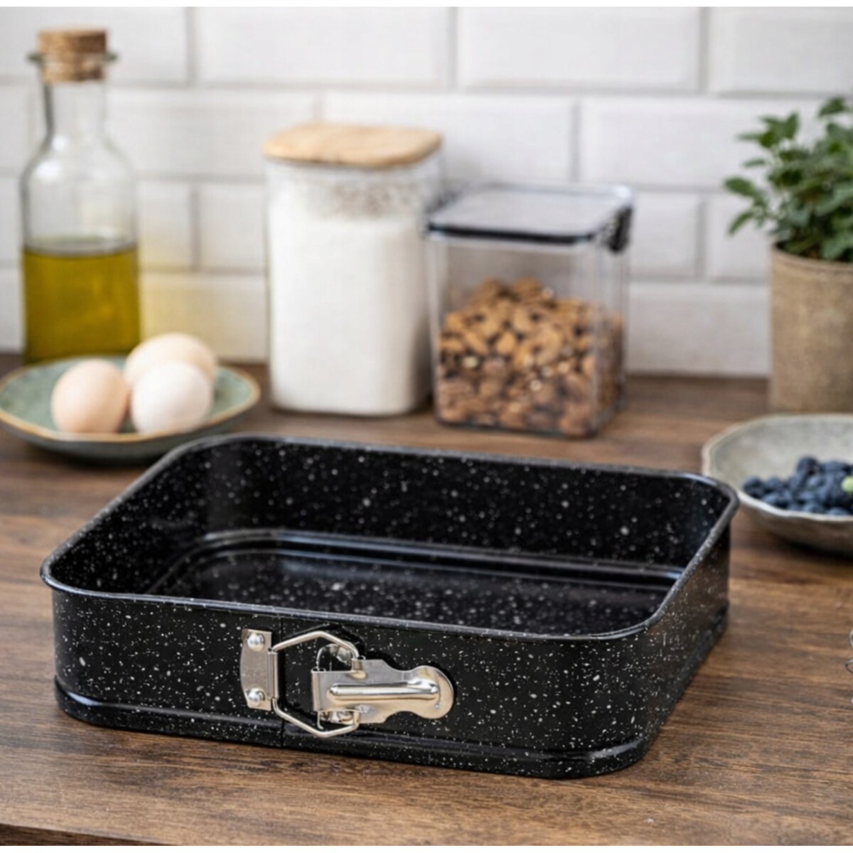 Forma do pieczenia tortownica otwierana blacha czarna 24x24CM BRUNBESTE BB-7717