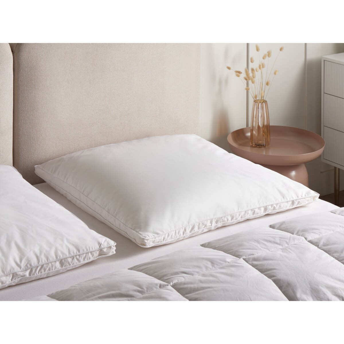 Zestaw 2 poduszek FELDBERG Wysoka Kacze pióra i puch 80 x 80 cm Biały