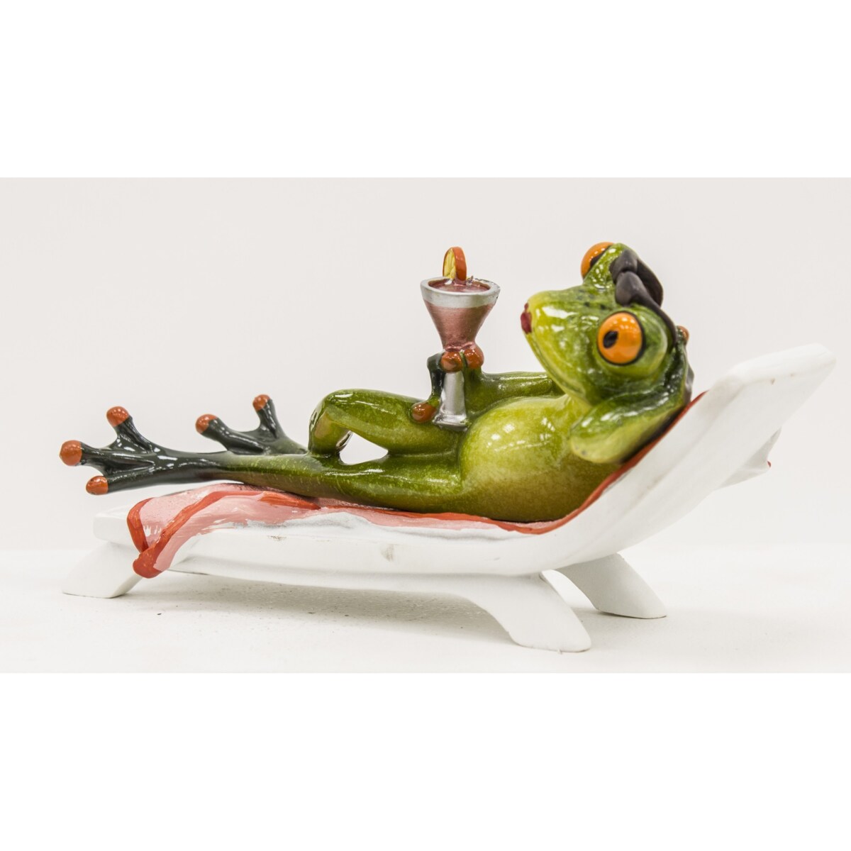 Figurka - żaba na leżaku 19x10x7,5 cm RANE z koktajlem