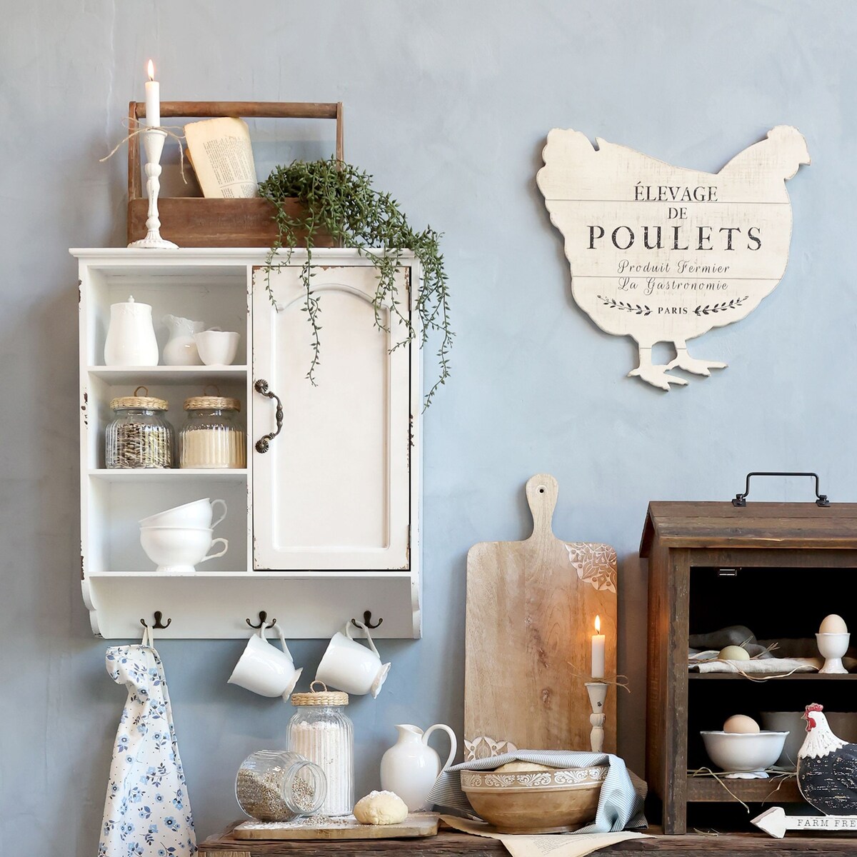 Szafka wisząca drewniana postarzana Chic