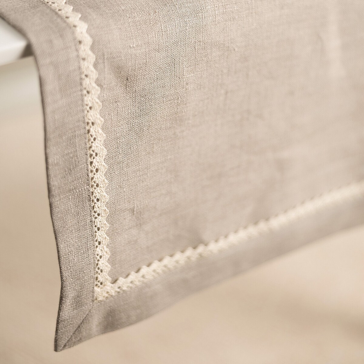 Bieżnik z koronką 40x160 cm 40x160 lniany