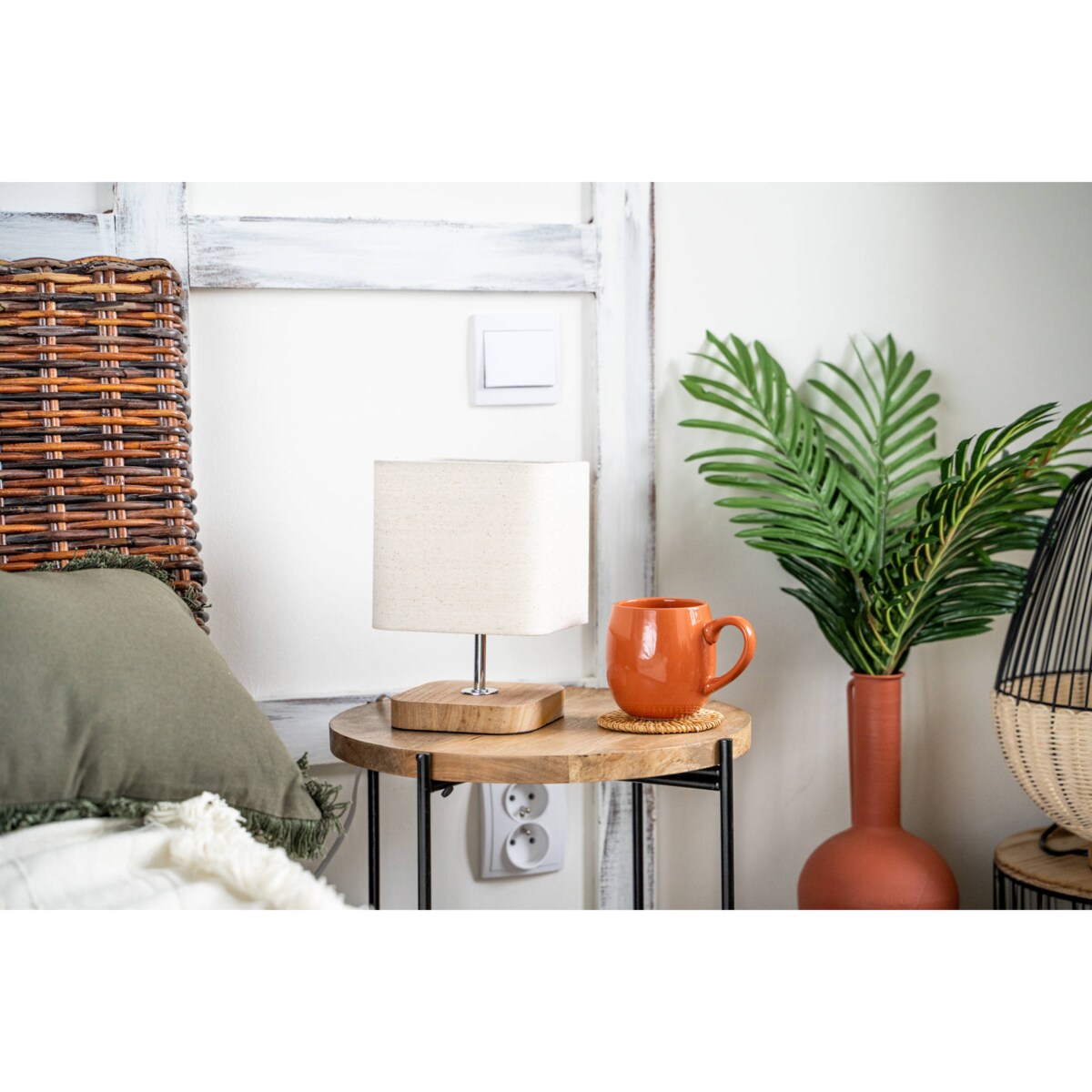 Ozdobna poduszka z frędzlami