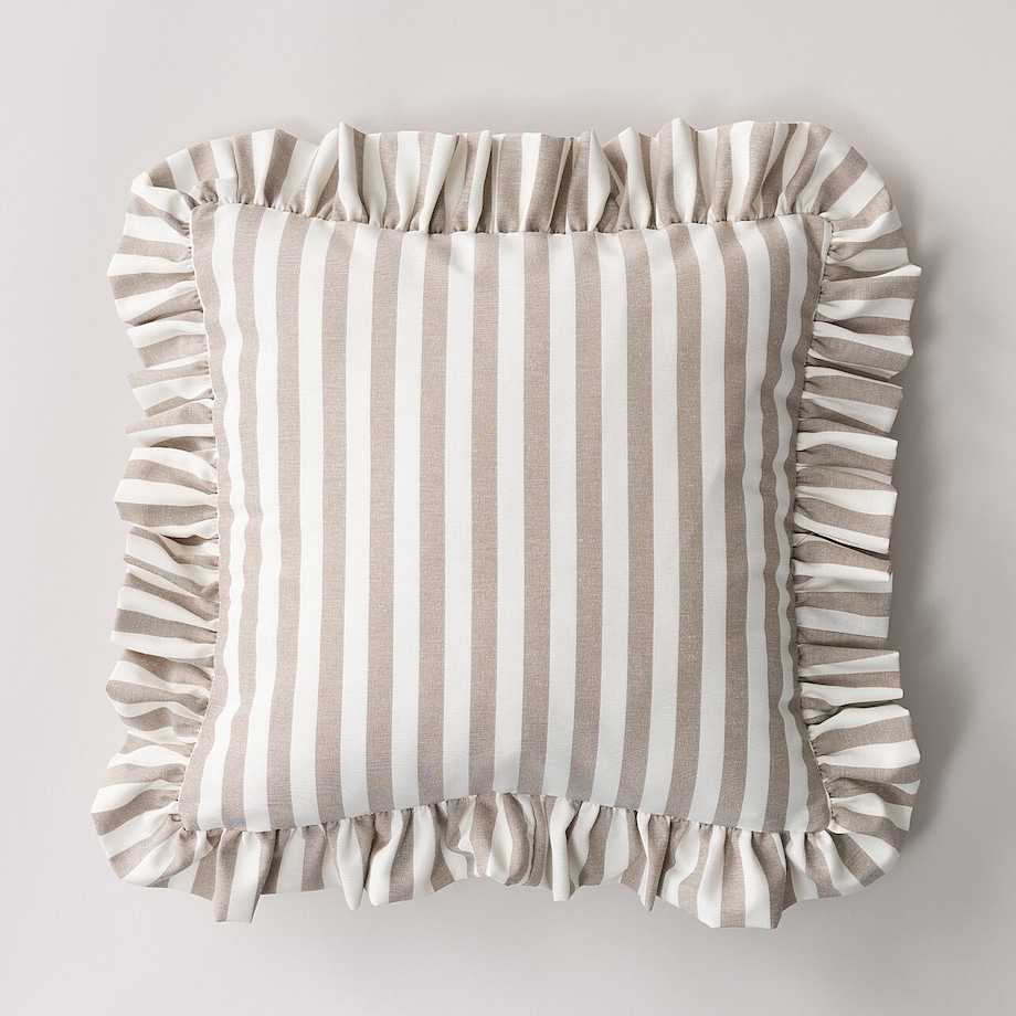 Poszewka Paula z falbaną 45x45 beżowo-białe pasy (1,5cm)