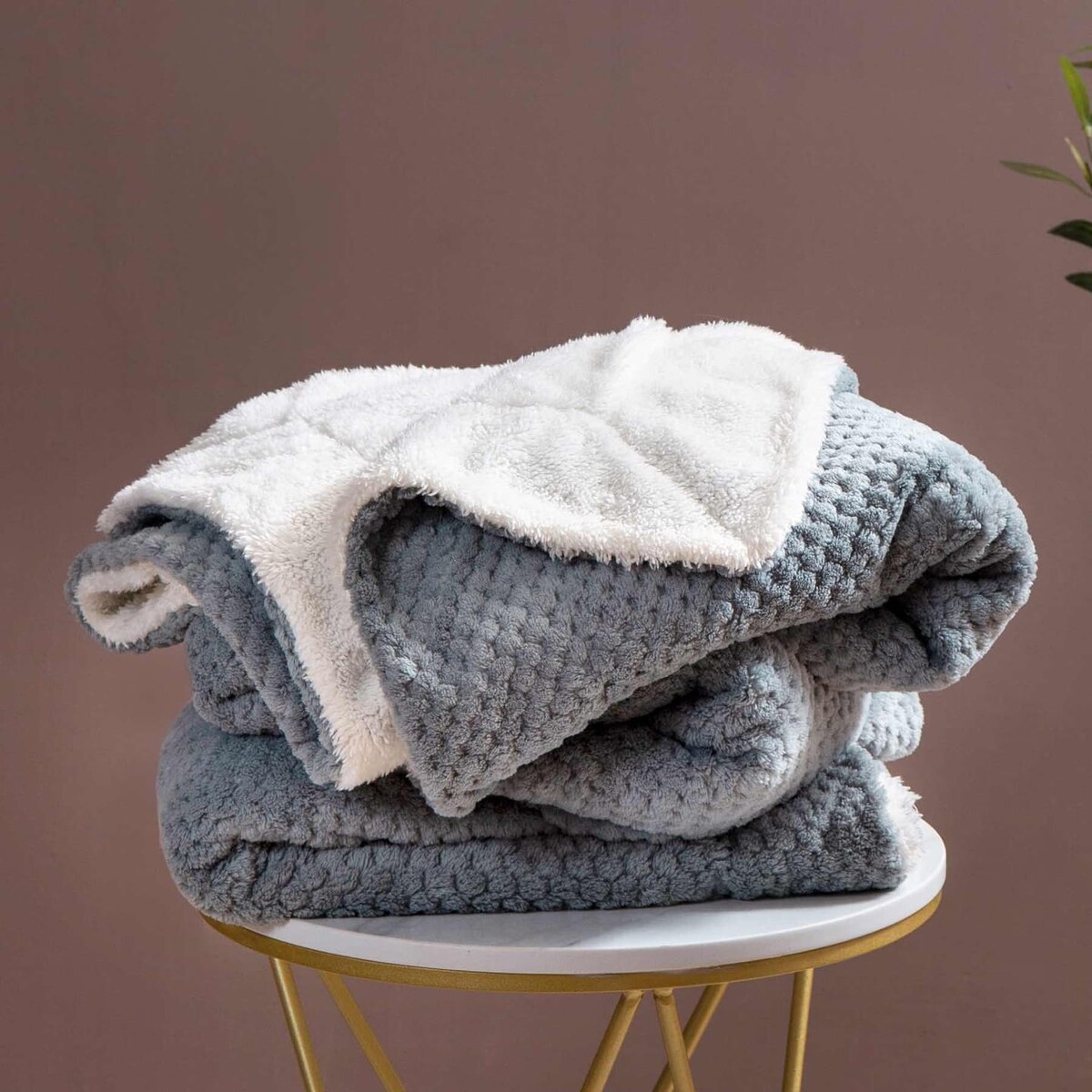 Szary Koc Narzuta z Mikrofibry Baranek 150x200 Sherpa