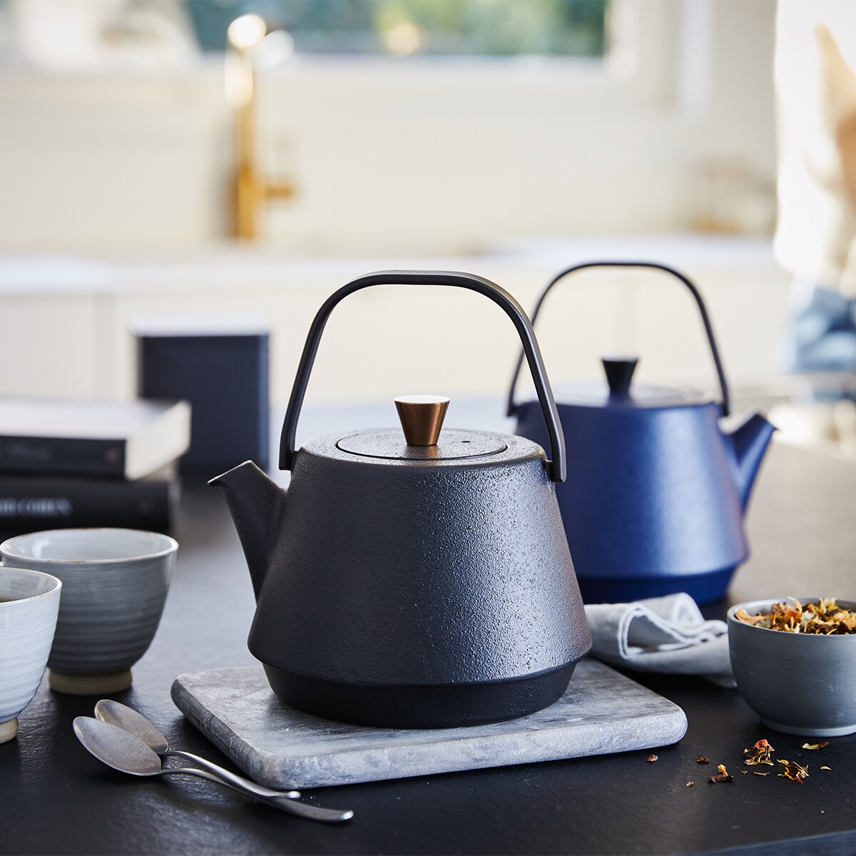 Czajnik żeliwny 1,2L czarny SAGA / BEKA