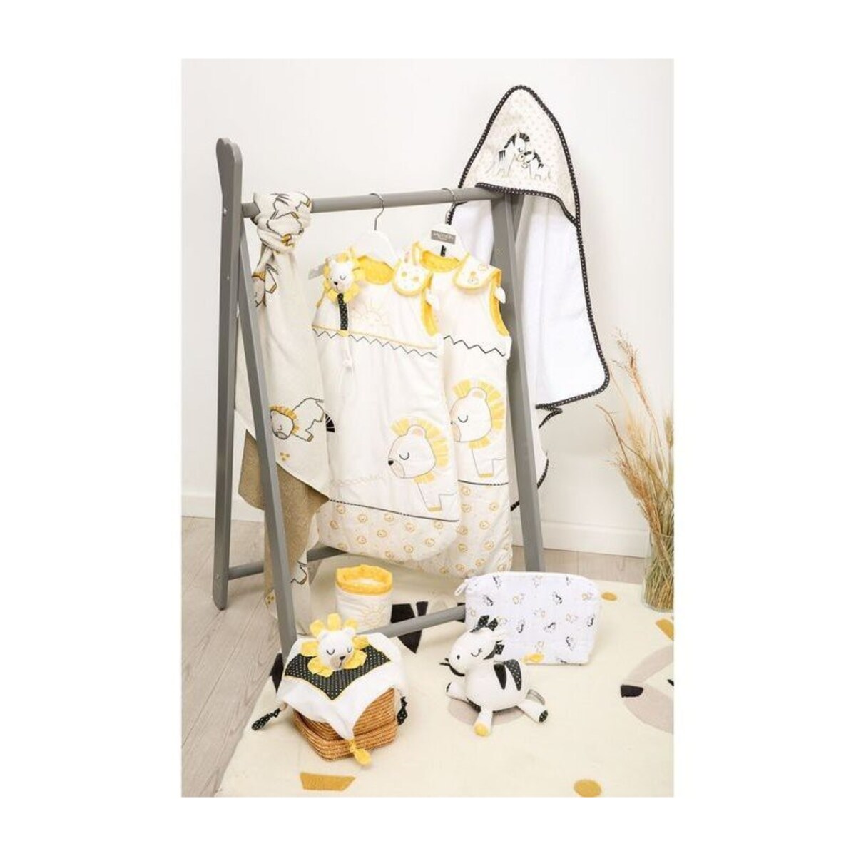 Karuzela z pozytywką pluszowe zwierzątka PLUCHE ET POMPON Sauthon