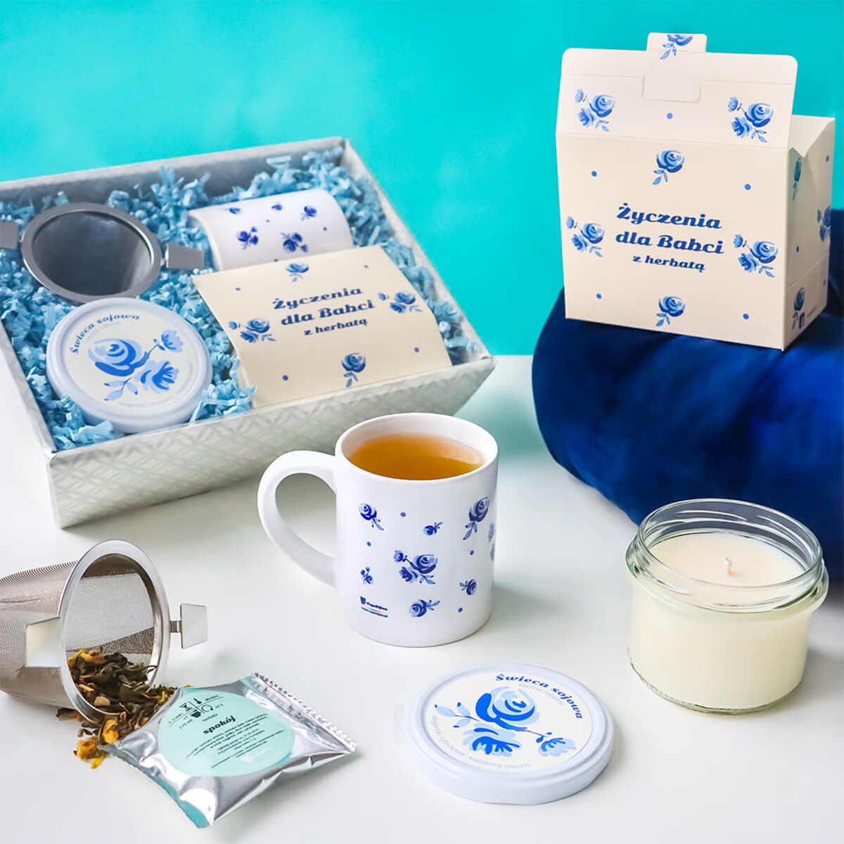 Gotowy zestaw prezentowy „Życzenia dla Babci” herbata sypana PREMIUM mix 5 smaków w saszetkach zaparzacz kubek świeca prezent upominek na Dzień Babci