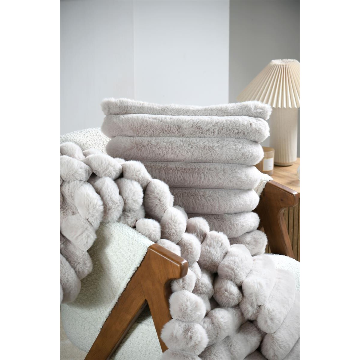 Poduszka dekoracyjna POLARY w grube prążki, 45 x 45 cm