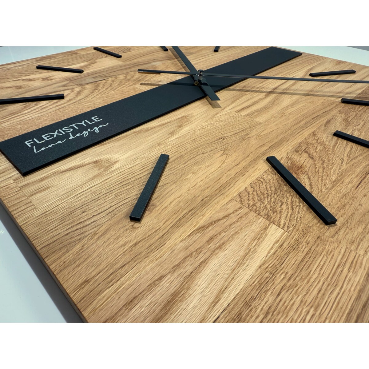 Drewniany zegar na ścianę Dąb Klasyk 50cm czarny SQ