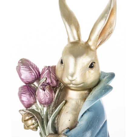 Dekoracja - królik z bukietem tulipanów 31x10x11 cm w niebieskim płaszczu