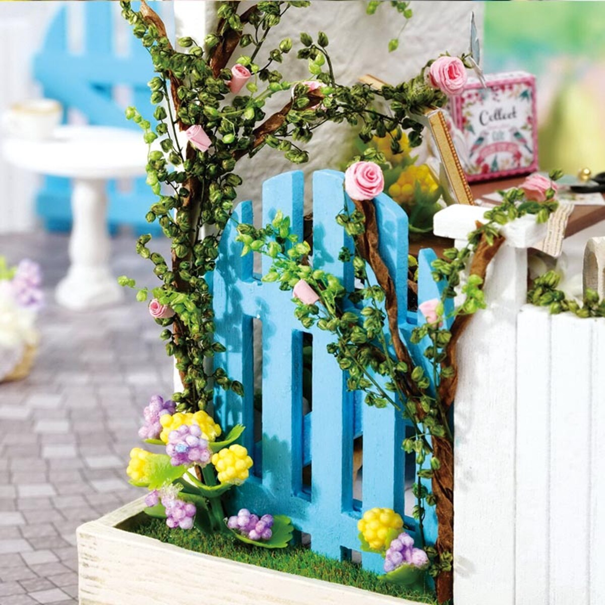 Miniaturowy domek - Tajemniczy ogród