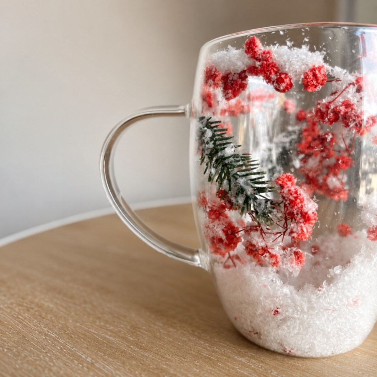Szklanka termiczna z kwiatami w środku, akcenty świąteczne, śnieg 300 ml 1szt SZK198