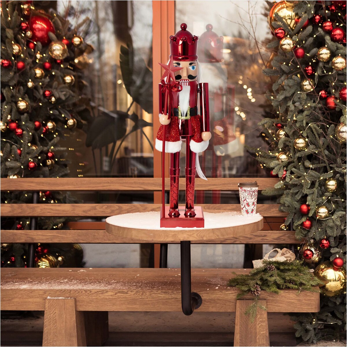 Figurka Dziadek Do Orzechów 60 Cm Boże Narodzenie Czerwony Czapka Z Bombką