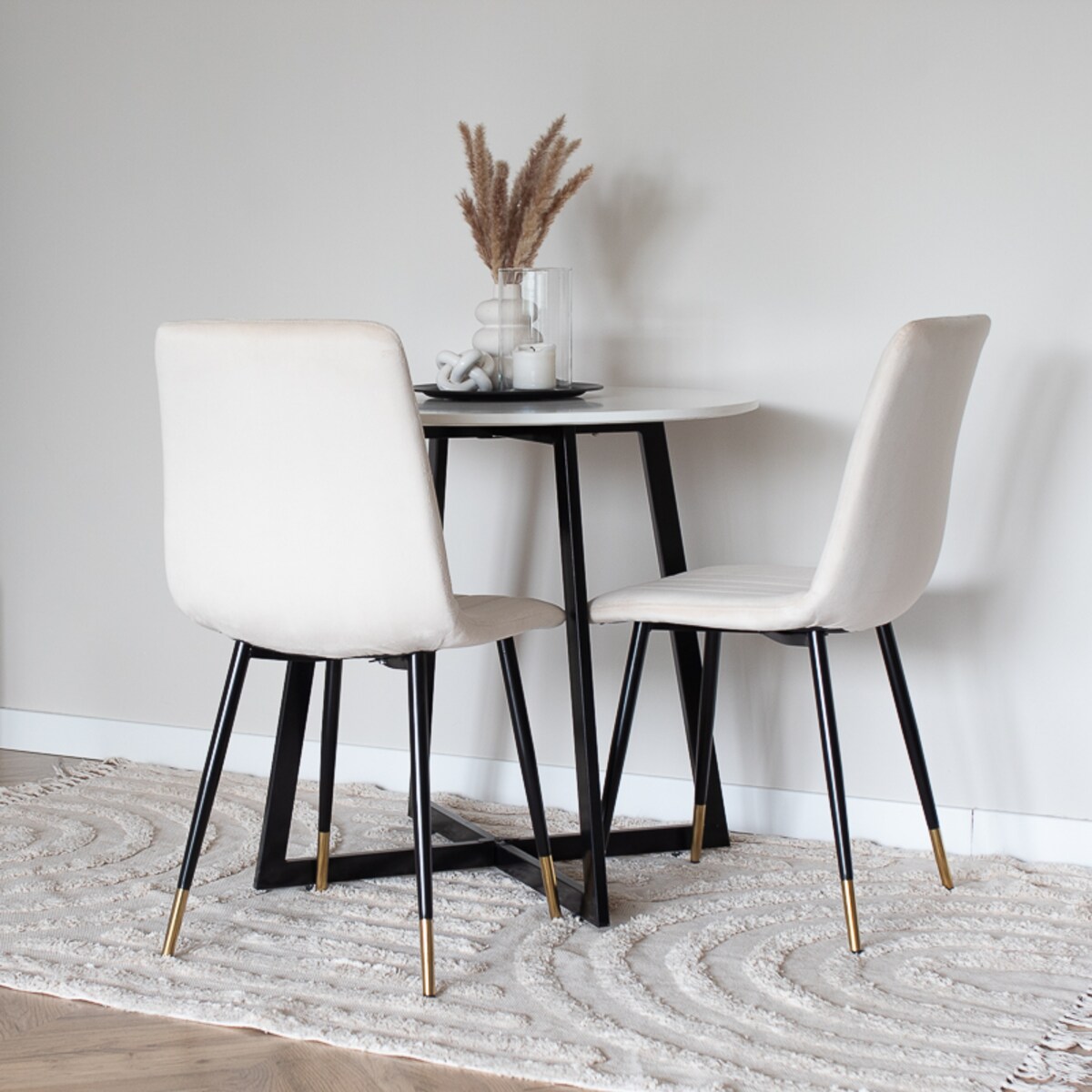 Krzesło tapicerowane welurowe pikowane złote nogi beżowe