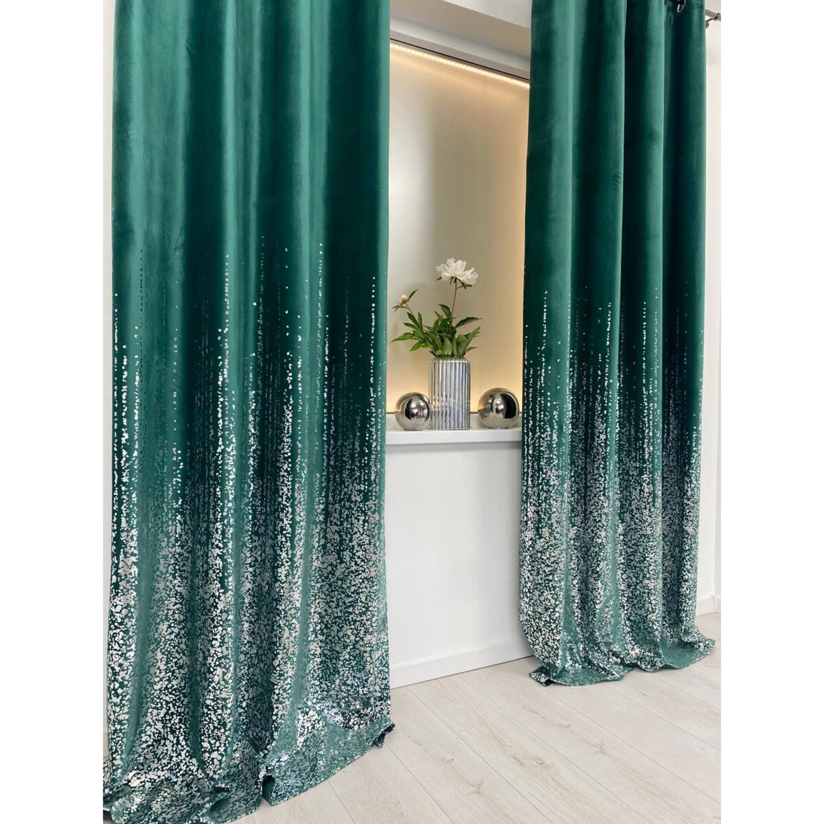 Zasłona welurowa "srebrna mgła" 140x250 cm na przelotki zielony