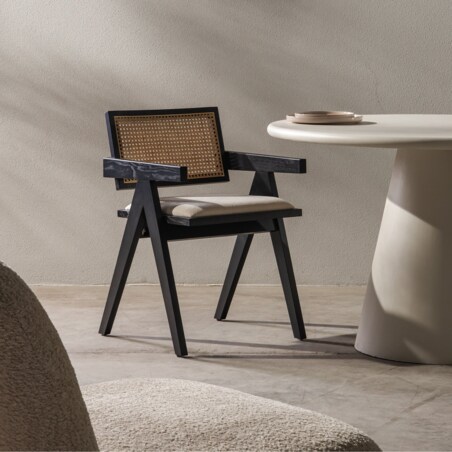 Krzesło z podłokietnikami, miękkie siedzisko, KIEMER - III czarne