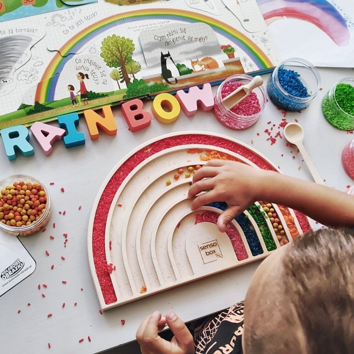 Drewniana wysypywanka tęcza Montessori