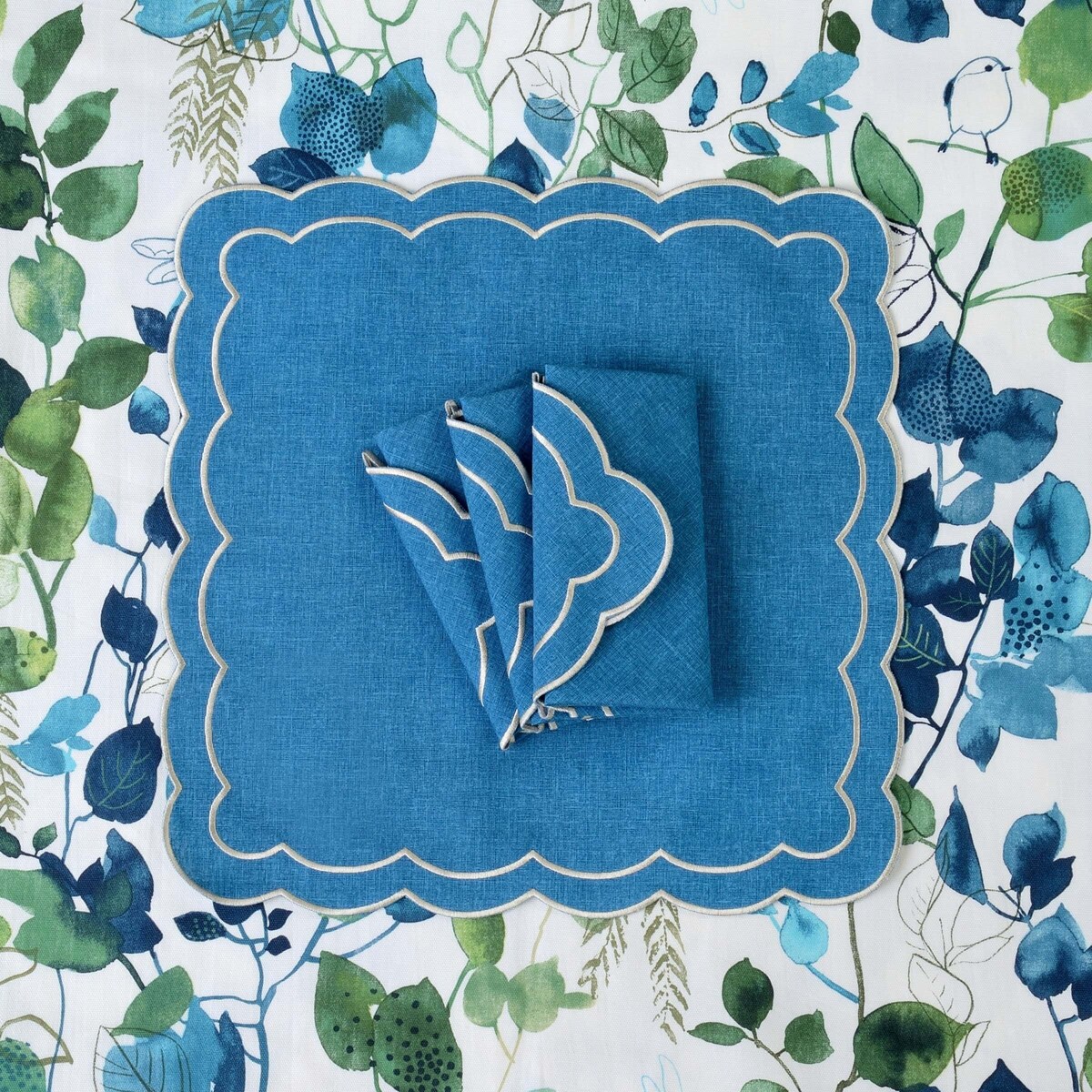 Haftowane serwetki Blue Petali - 4 sztuki