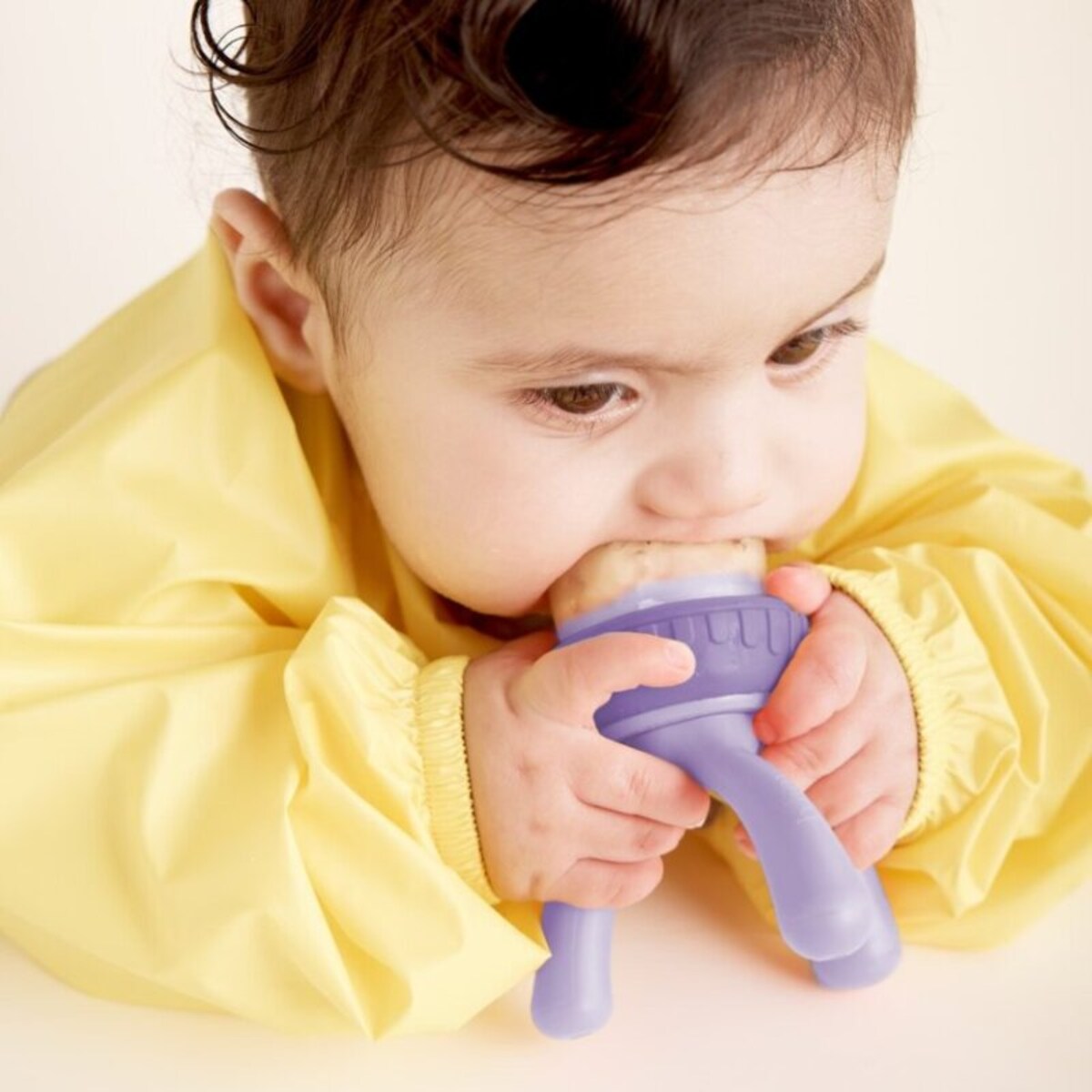 Gryzak dla niemowlaka 5m+ do podawania owoców i pokarmu piwonia b.box