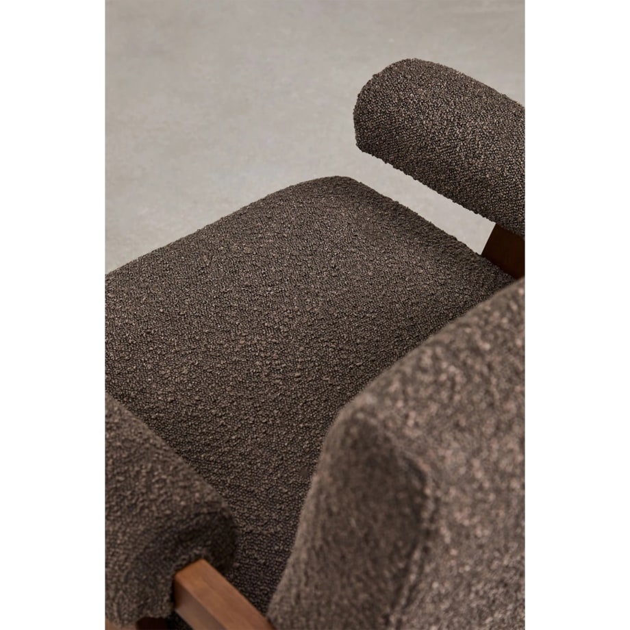 Fotel z podłokietnikami, drewno i tkanina bouclé, Lucca, czekoladowy