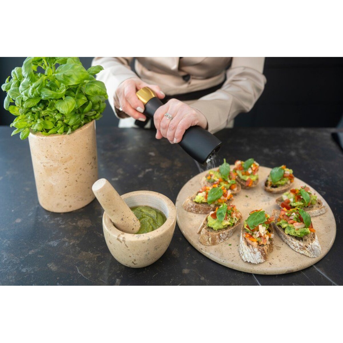 Ozdobny młynek do soli lub pieprzu, 20 cm