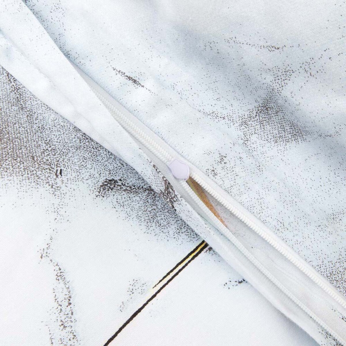 Pościel satyna bawełniana 220x200 Marbela marmur, biała i szara, złote detale, Satynlove