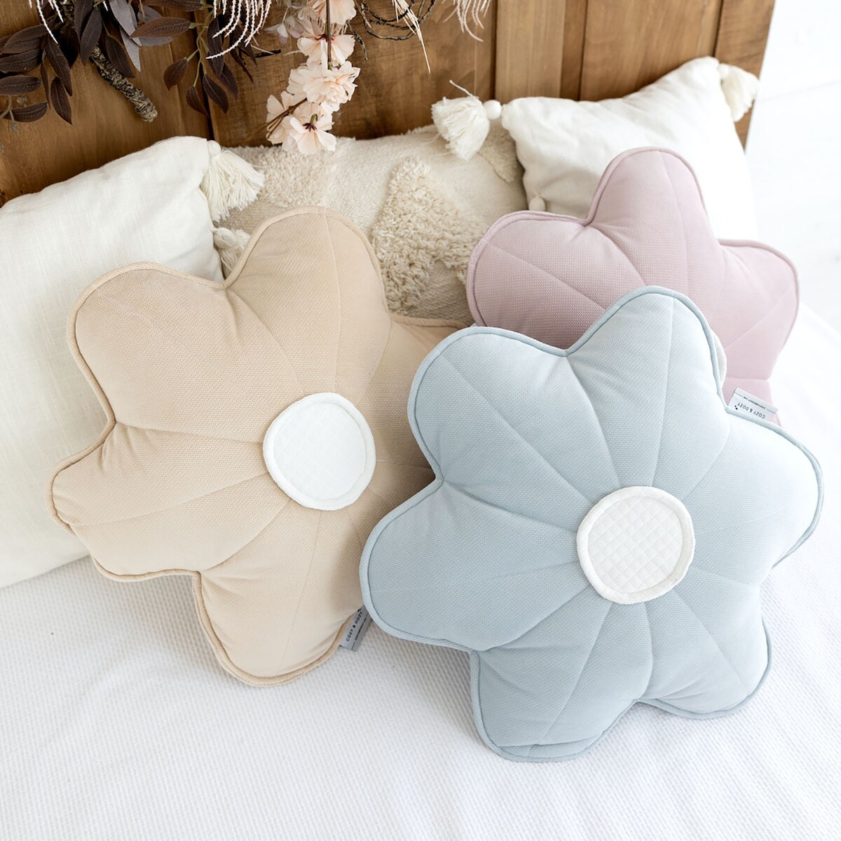 Poduszka ciemnoróżowy kwiat, Velvet Flower