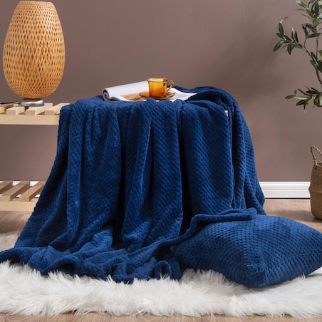 Granatowy Koc Narzuta z mikrofibry 150 x 200 gruby Pled na Kanapę Wersalkę