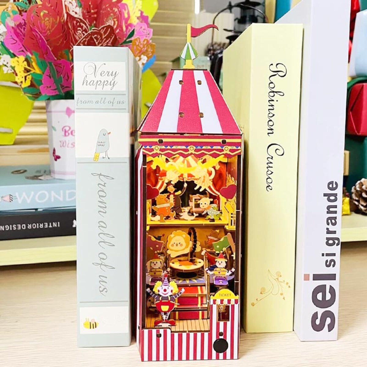 Miniaturowy domek Book Nook - Wesoły cyrk