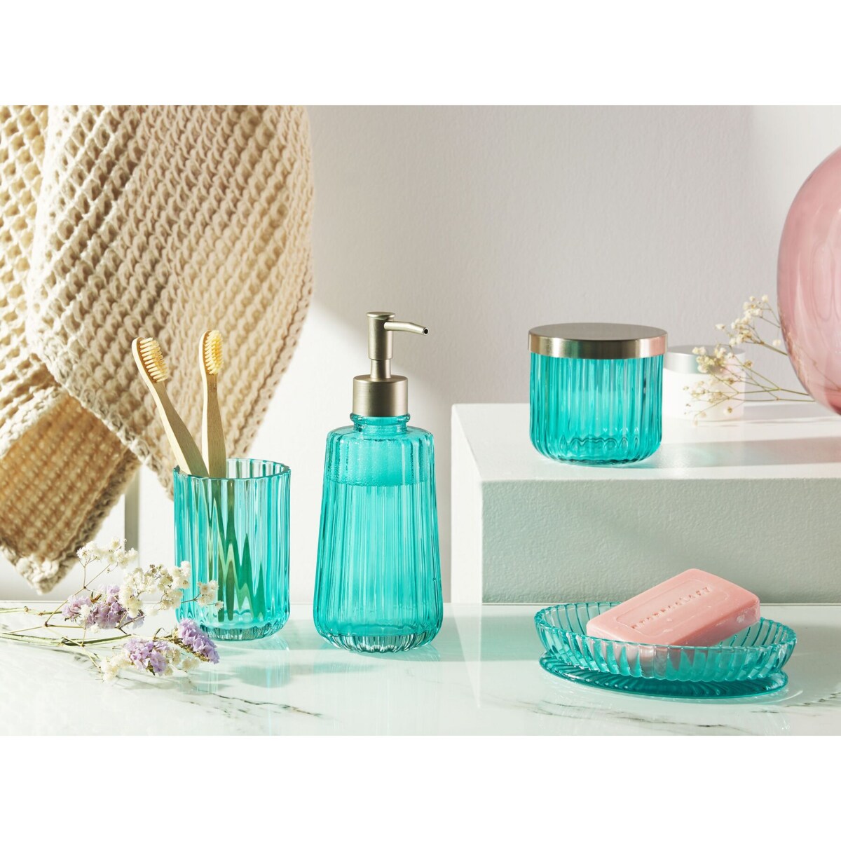 4-częściowy zestaw akcesoriów łazienkowych szklany niebieski TECATE