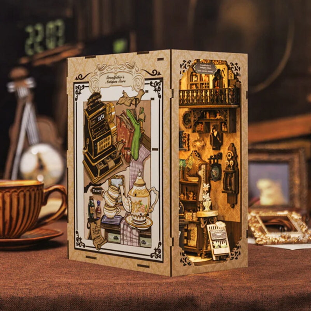 Miniaturowy domek Book Nook - Sklep z antykami - CuteBee