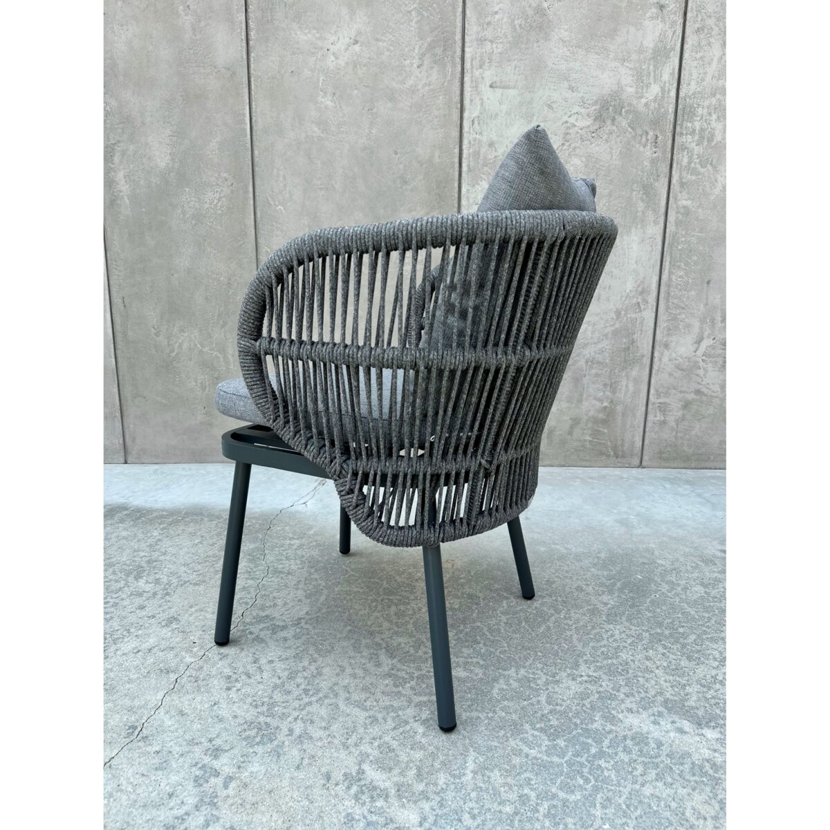 ALUMINIOWY FOTEL AZZURA W KOLORZE SZARYM