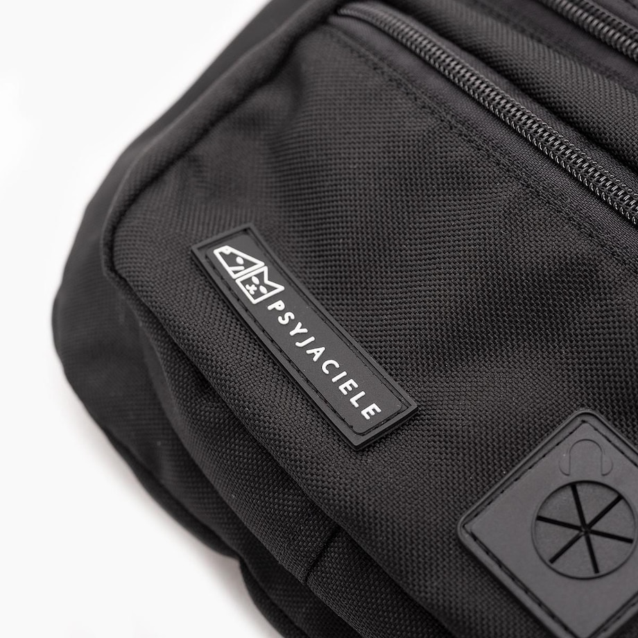 Czarna nerka spacerowa "Under my ombrella"