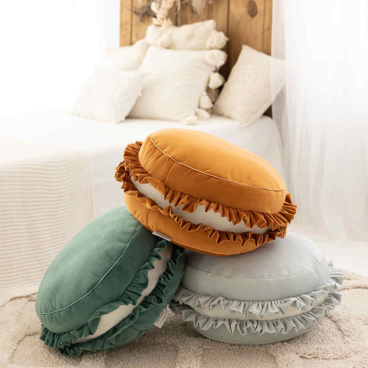 Pufa Macaron Green, zielona poduszka w kształcie ciastka
