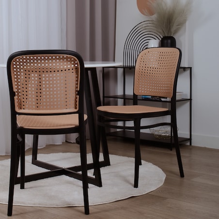 Krzesło plastikowe czarne plecione do salonu jadalni klasyczne z oparciem