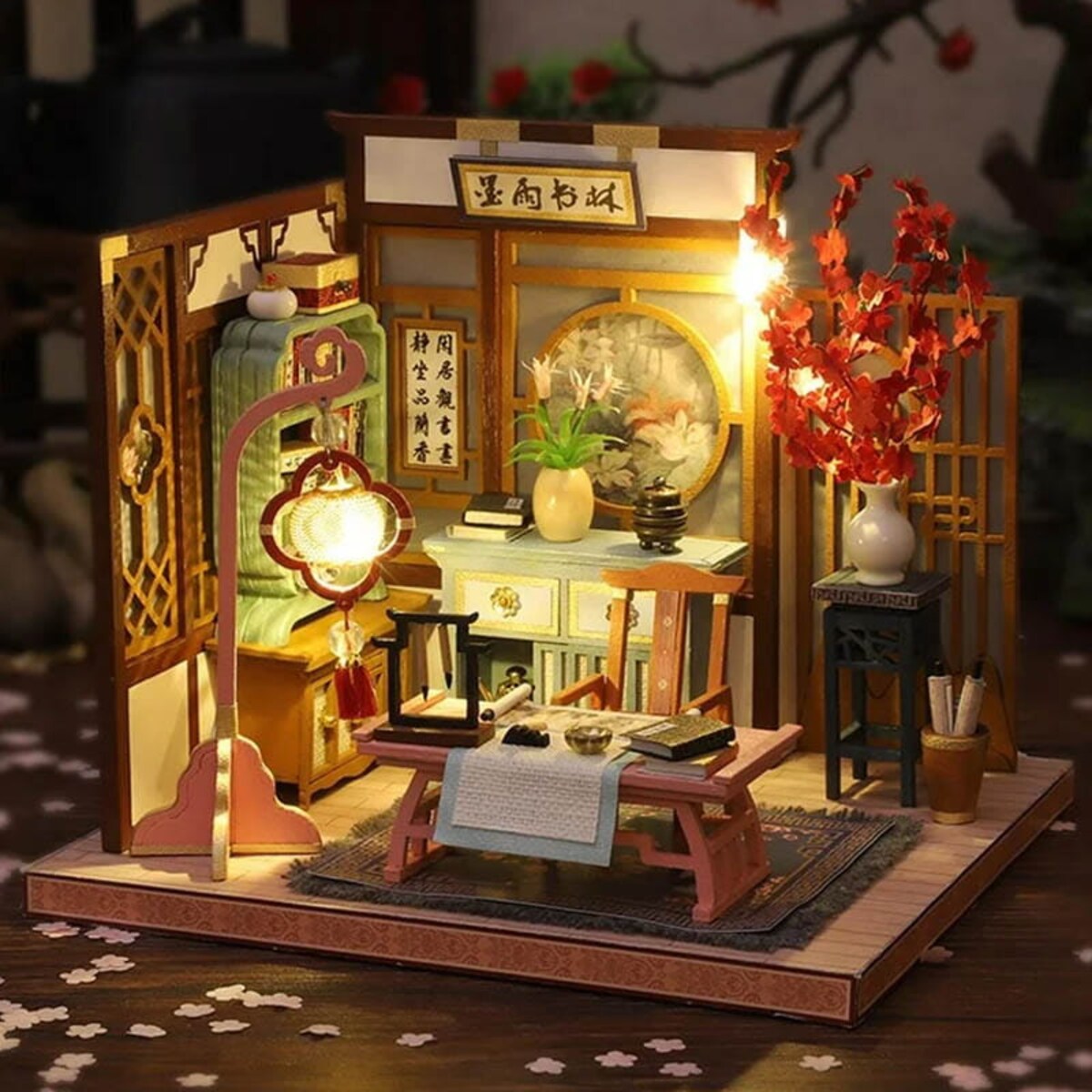 Miniaturowy domek - Mistyczna kaligrafia