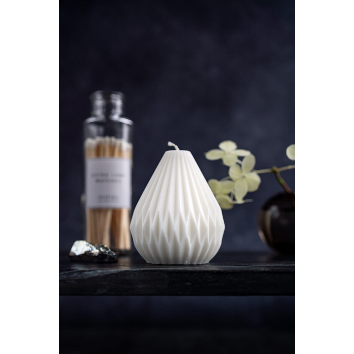 Świeca sojowa geometryczna Grusha L, 330 g, INSPIRA