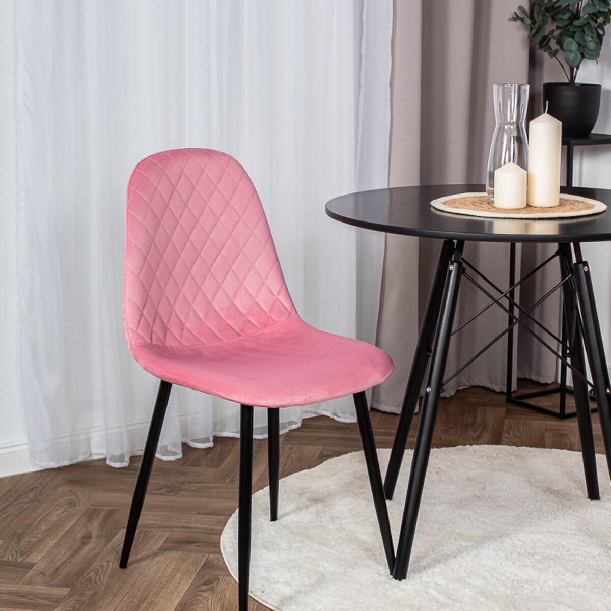 Krzesło tapicerowane nowoczesne pikowane do salonu jadalni różowe