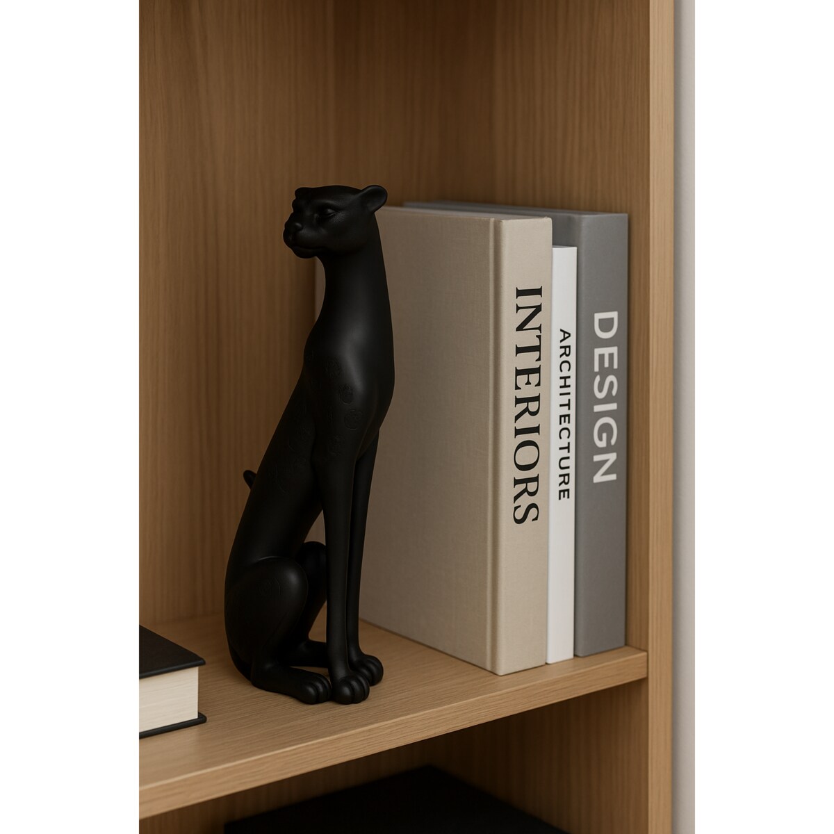 FIGURKA DEKORACYJNA CHESTER SIEDZĄCY