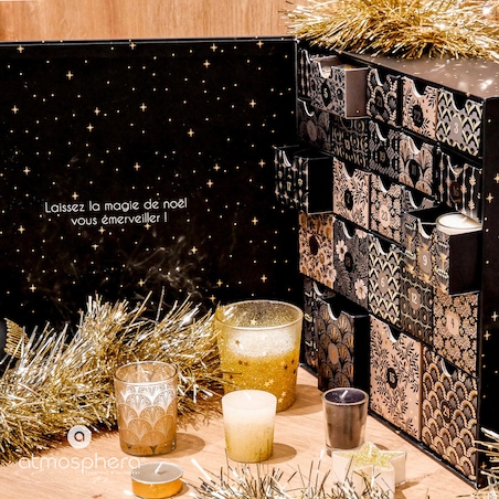 Kalendarz adwentowy z 24 świeczkami