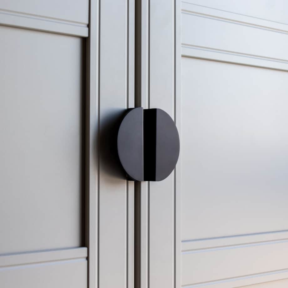 Uchwyt do mebli czarny blaszka okragły meblowy loft do szafek szuflad