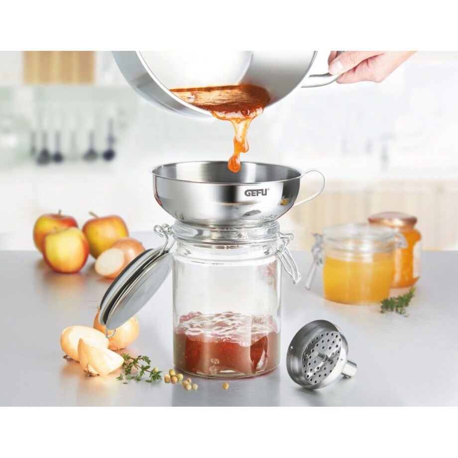 Lejek z sitkiem i praktycznym uchwytem, niezastąpiony element wyposażenia kuchennego