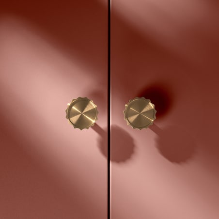 LEXI L uchwyt jednopunktowy mosiężny szczotkowany nielakierowany