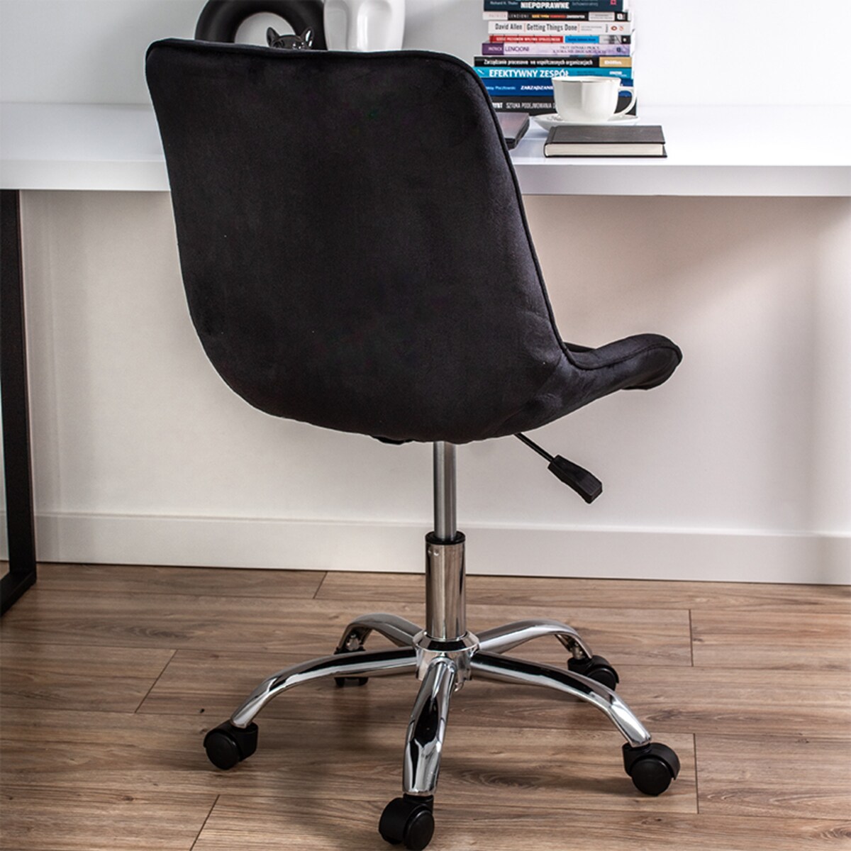 Fotel biurowy krzesło obrotowe regulowane welurowe czarne