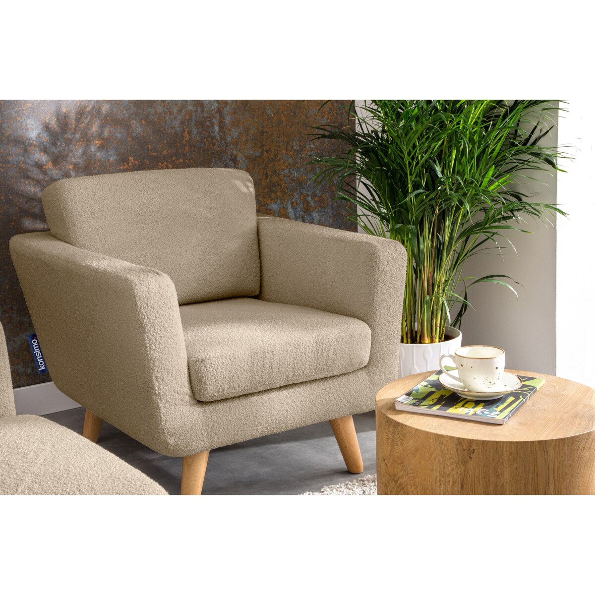 KONSIMO TAGIO Fotel pluszowy skandynawski w kolorze beżowym