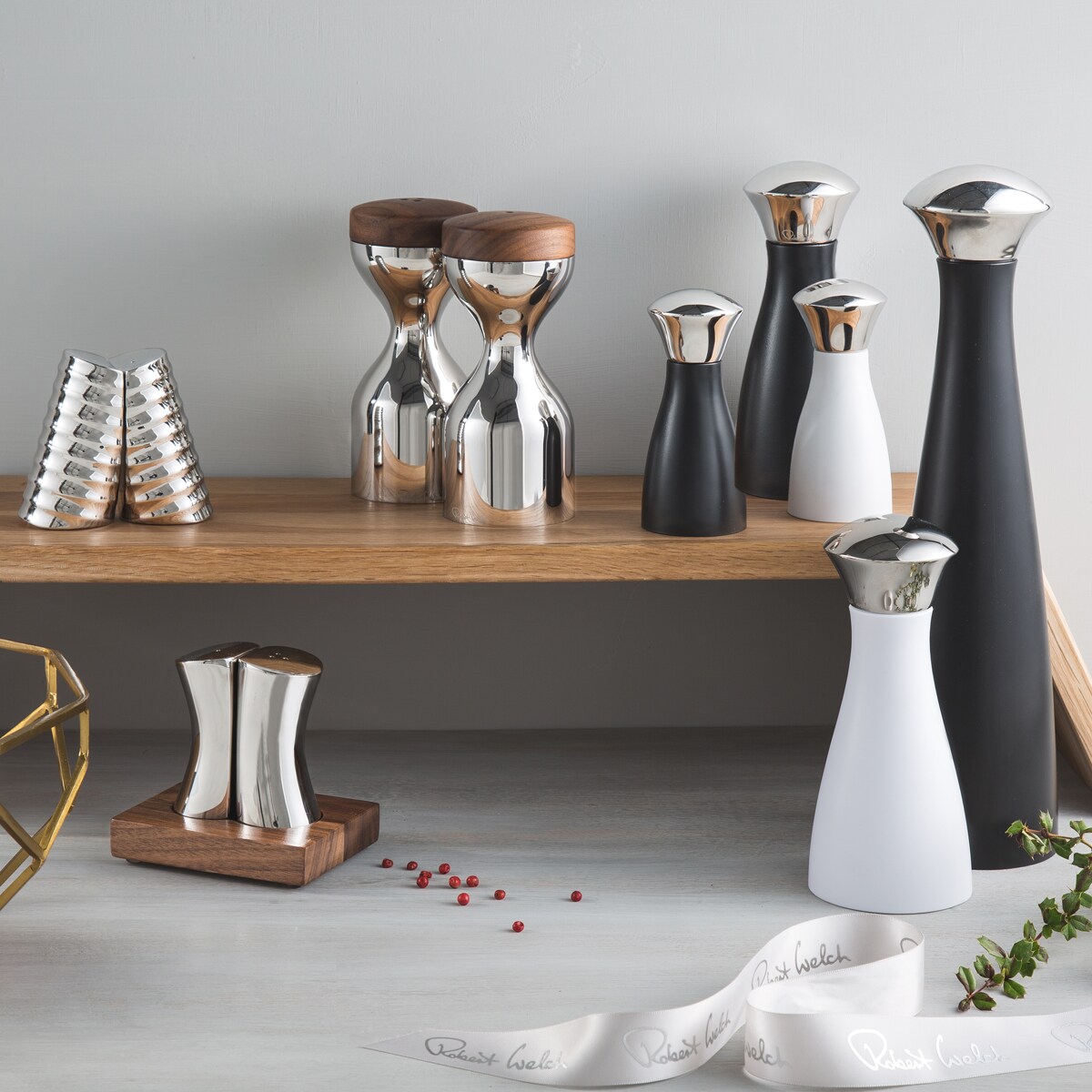 Młynek do pieprzu SIGNATURE czarny duży / Robert Welch