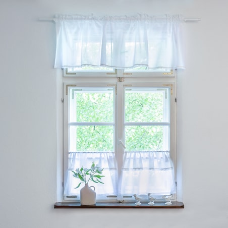 Lambrekin z frędzelkami na metry wys. 50 cm + 2,5 cm grzywka 390x0 prześwitujący biały