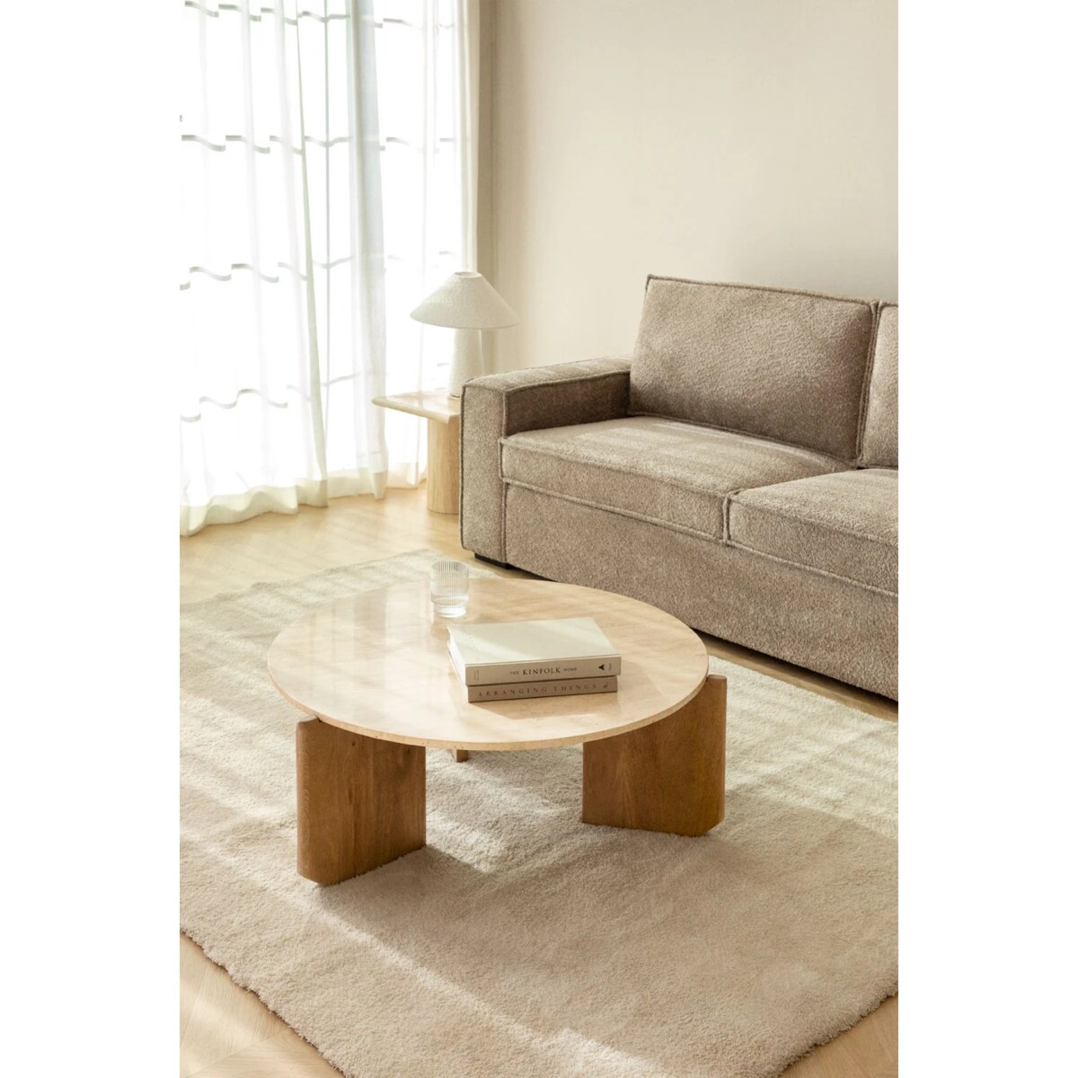 Okrągły stolik kawowy z drewna mango i trawertynu Lavinia Ø85 cm